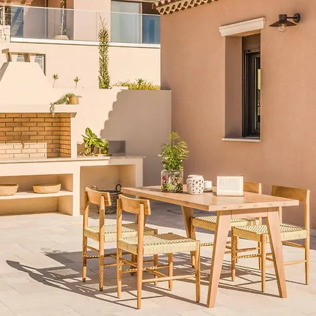 Cape Eleni * Plateies