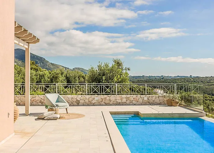 Cape Eleni فيلة Plateies